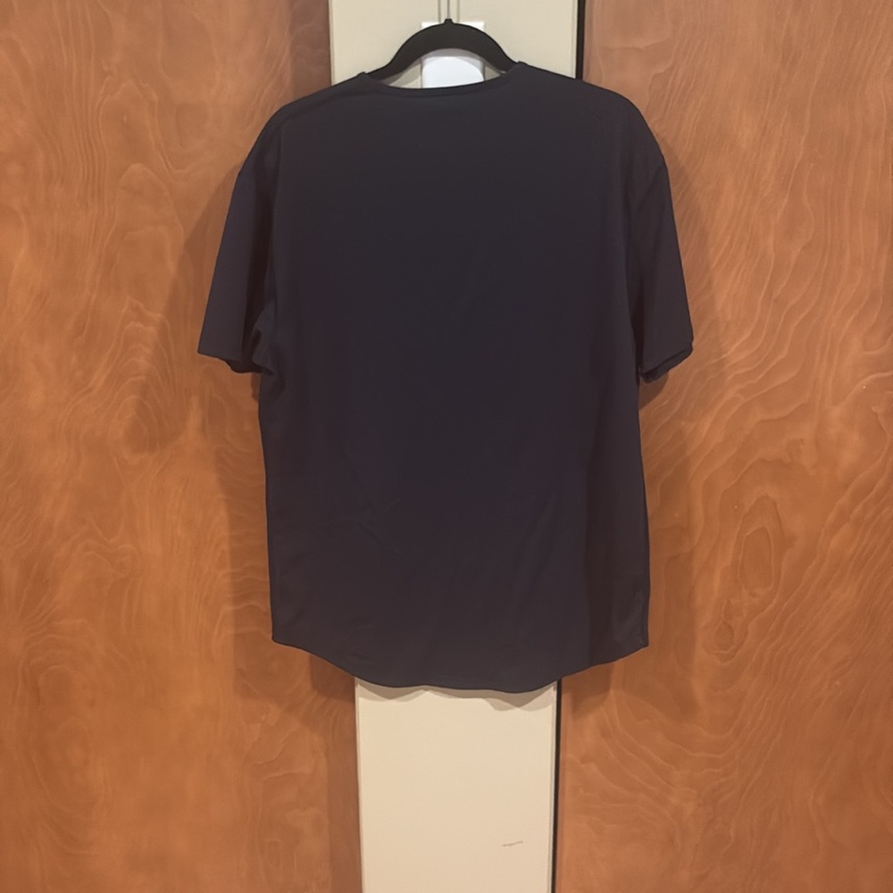 BYLT Men’s drop cut shirt. - Picture 4 of 4